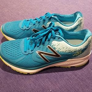 New Balance gym shoe